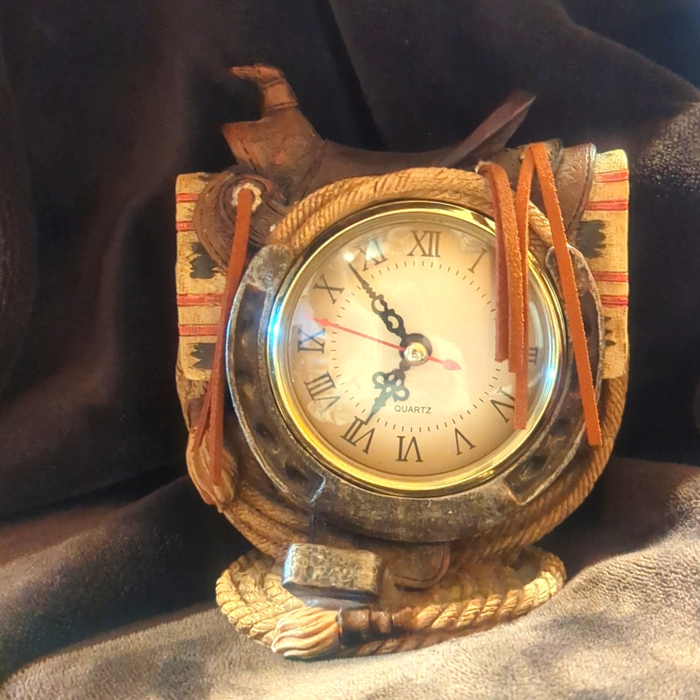 Western Saddle with Rope Clock